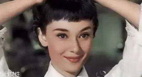 2018狗啃劉海圖片女 女明星最愛的狗啃劉海 2018狗啃劉海圖片女 女明星最愛的狗啃劉海