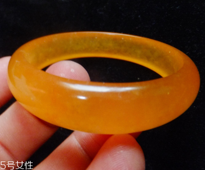 金絲玉手鐲多少錢 看品質(zhì)等級 金絲玉手鐲多少錢 看品質(zhì)等級