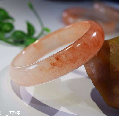 金絲玉手鐲多少錢 看品質(zhì)等級 金絲玉手鐲多少錢 看品質(zhì)等級