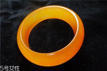 金絲玉手鐲多少錢 看品質(zhì)等級 金絲玉手鐲多少錢 看品質(zhì)等級