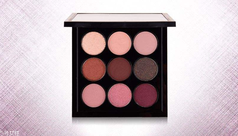 液體眼影和眼影粉哪個好 干濕眼影大pk 液體眼影和眼影粉哪個好 干濕眼影大pk