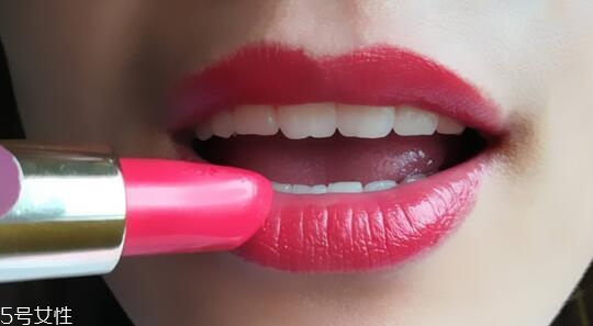 deborah經典米蘭紅唇膏怎么樣 紅寶石粉末做的口紅 deborah經典米蘭紅唇膏怎么樣 紅寶石粉末做的口紅