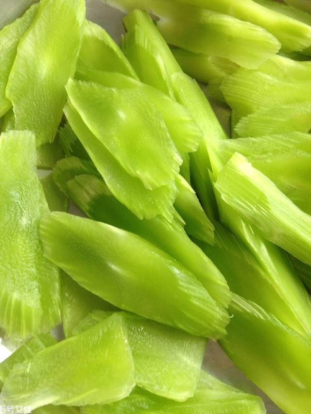 萵苣夏天怎么做好吃 必學(xué)的萵苣快手做法 萵苣夏天怎么做好吃 必學(xué)的萵苣快手做法