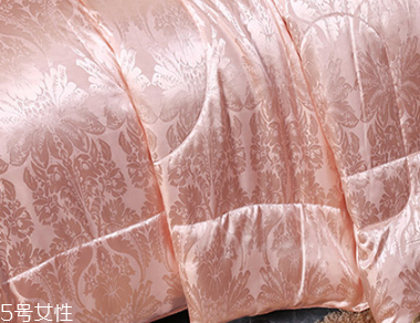 蠶絲被怎么鑒別 5招教你輕松鑒別 蠶絲被怎么鑒別 5招教你輕松鑒別