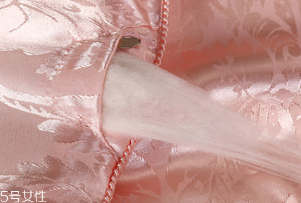 蠶絲被怎么鑒別 5招教你輕松鑒別 蠶絲被怎么鑒別 5招教你輕松鑒別