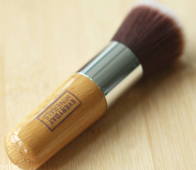 蜜粉刷用什么毛好 天然毛讓蜜粉更服帖 蜜粉刷用什么毛好 天然毛讓蜜粉更服帖