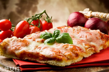 披薩冷了還能吃嗎 披薩冷了這樣加熱最好 披薩冷了還能吃嗎 披薩冷了這樣加熱最好