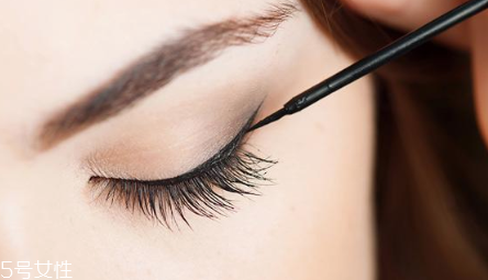 極細(xì)眼線筆哪個牌子好 畫內(nèi)眼線綽綽有余 極細(xì)眼線筆哪個牌子好 畫內(nèi)眼線綽綽有余