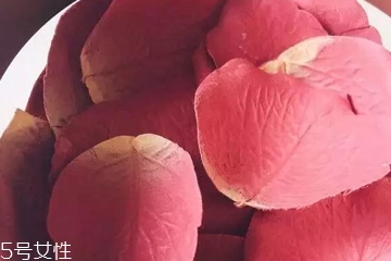 粉色腮紅適合什么膚色 膚色較深要少用 粉色腮紅適合什么膚色 膚色較深要少用