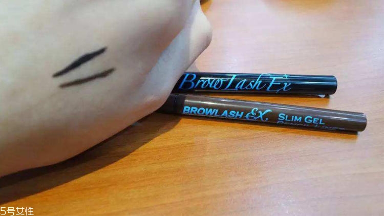 畫(huà)眼線(xiàn)用什么畫(huà)最好 7個(gè)維度考察3種熱門(mén)眼線(xiàn)產(chǎn)品