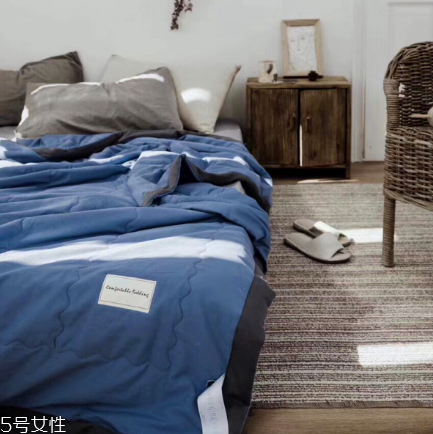 夏涼被上有血跡怎么辦 這樣清洗就對了 夏涼被上有血跡怎么辦 這樣清洗就對了