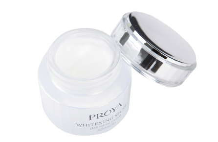 夏天臉上起皮怎么辦 臉干燥起皮補(bǔ)水小妙招 夏天臉上起皮怎么辦 臉干燥起皮補(bǔ)水小妙招