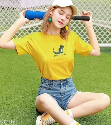 夏天穿什么顏色t恤 好看不撞衫 夏天穿什么顏色t恤 好看不撞衫