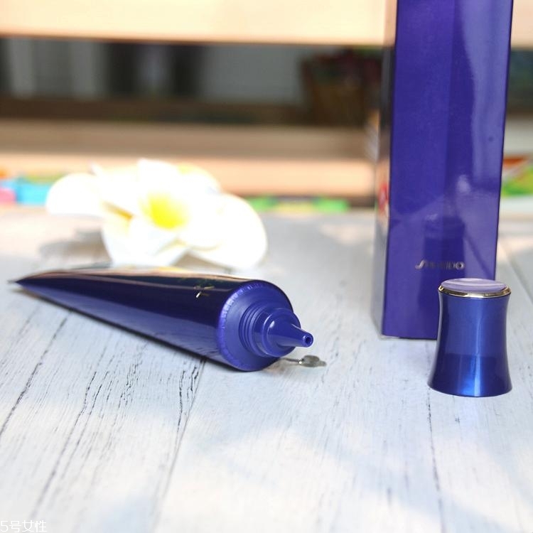 資生堂悅薇頸霜怎么用 論一個脖子的重要性 資生堂悅薇頸霜怎么用 論一個脖子的重要性