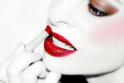 半永久紋唇適合黑皮膚嗎 你會黑上加黑 半永久紋唇適合黑皮膚嗎 你會黑上加黑