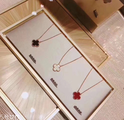 梵克雅寶四葉草項(xiàng)鏈寓意 給你帶來好運(yùn) 梵克雅寶四葉草項(xiàng)鏈寓意 給你帶來好運(yùn)