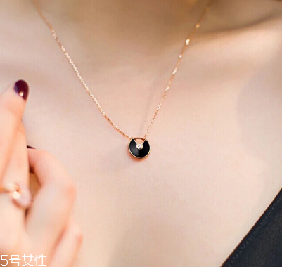 卡地亞護身符項鏈價格 裝點你的頸部 卡地亞護身符項鏈價格 裝點你的頸部