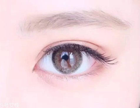 美瞳月拋和年拋有什么區(qū)別 月拋材質(zhì)相對較差 美瞳月拋和年拋有什么區(qū)別 月拋材質(zhì)相對較差