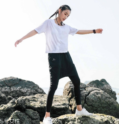 速干衣和防曬衣的區(qū)別 不能互相代替 速干衣和防曬衣的區(qū)別 不能互相代替