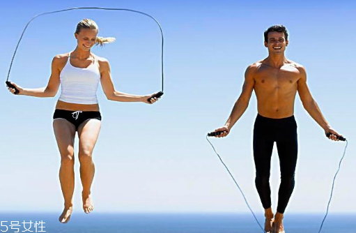 夜跑減肥還是晨跑減肥 減脂這個(gè)好 夜跑減肥還是晨跑減肥 減脂這個(gè)好