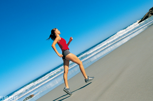 原地跑步能減肥嗎 原地跑步很多好處 原地跑步能減肥嗎 原地跑步很多好處
