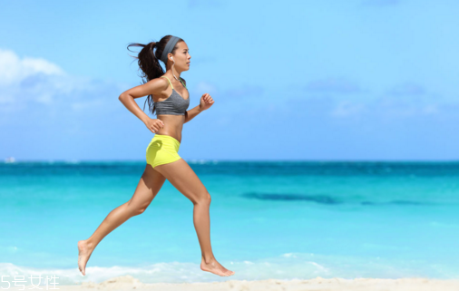 原地跑步的正確姿勢(shì) 姿勢(shì)正確才能促進(jìn)減肥 原地跑步的正確姿勢(shì) 姿勢(shì)正確才能促進(jìn)減肥