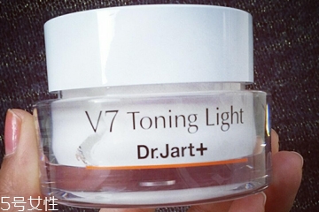 素顏霜瓶裝和管裝哪個更好 2種熱門包裝pk 素顏霜瓶裝和管裝哪個更好 2種熱門包裝pk