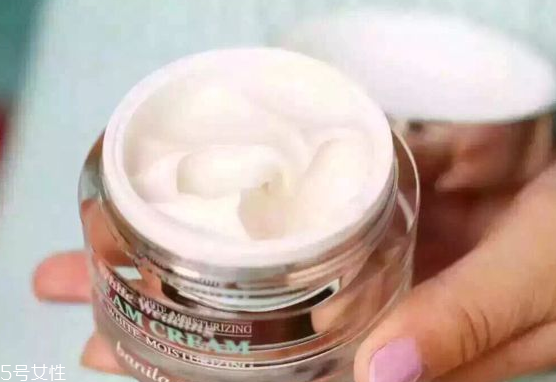 素顏霜瓶裝和管裝哪個更好 2種熱門包裝pk 素顏霜瓶裝和管裝哪個更好 2種熱門包裝pk