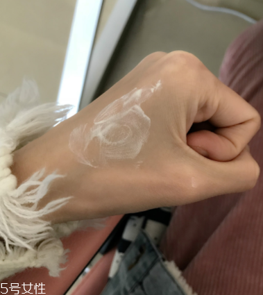 蘭蔻隔離乳是防曬霜嗎 物理化學(xué)防曬二合一的一款 蘭蔻隔離乳是防曬霜嗎 物理化學(xué)防曬二合一的一款