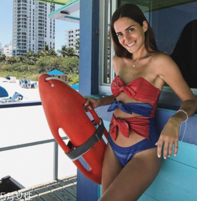 泳衣有鋼托好還是沒有好 根據(jù)自己身材選 泳衣有鋼托好還是沒有好 根據(jù)自己身材選