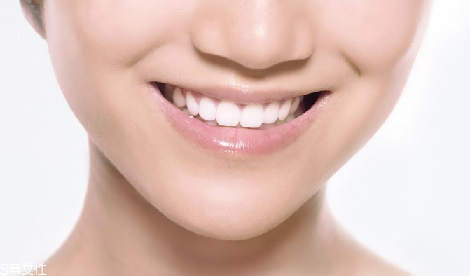 牙膏潔凈劑有哪些 2種成分會(huì)加重口腔潰瘍