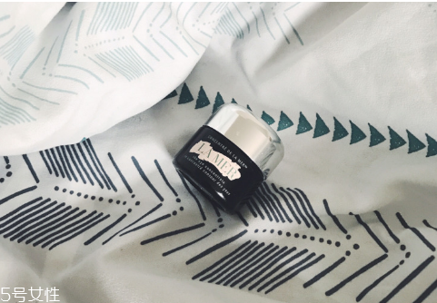 海藍之謎眼霜導(dǎo)入棒怎么使用 讓眼部更顯年輕 海藍之謎眼霜導(dǎo)入棒怎么使用 讓眼部更顯年輕