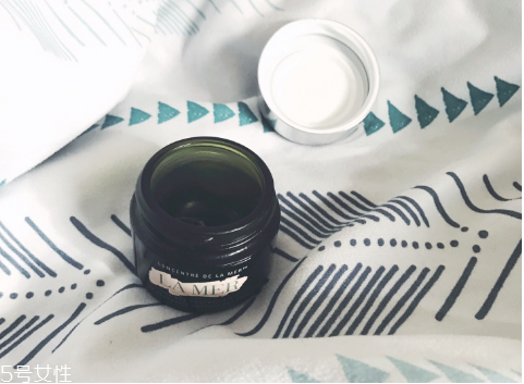 海藍之謎眼霜導(dǎo)入棒怎么使用 讓眼部更顯年輕 海藍之謎眼霜導(dǎo)入棒怎么使用 讓眼部更顯年輕