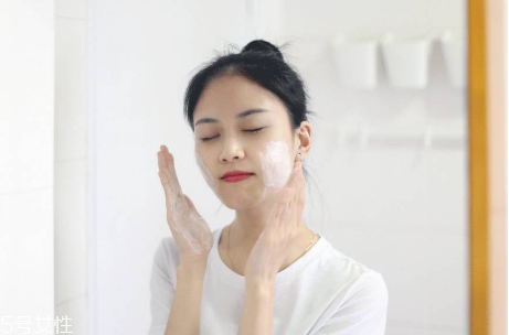 一次性洗臉巾好還是毛巾好 洗臉巾的六大用途 一次性洗臉巾好還是毛巾好 洗臉巾的六大用途