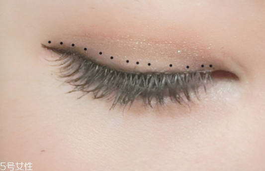 啞光眼影適合什么人 單眼皮和內(nèi)雙首選 啞光眼影適合什么人 單眼皮和內(nèi)雙首選