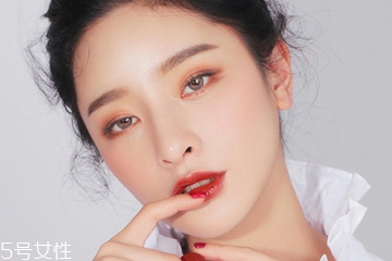 唇釉怎么用 3種你沒見過的逆天用法 唇釉怎么用 3種你沒見過的逆天用法