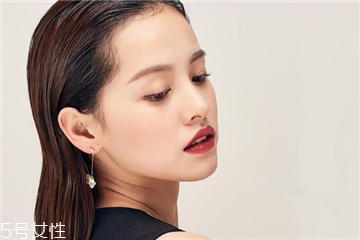 圓臉適合什么耳環(huán) 給你風(fēng)情萬(wàn)種的夏天