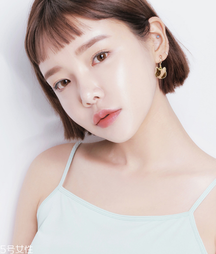圓臉適合什么耳環(huán) 給你風(fēng)情萬(wàn)種的夏天