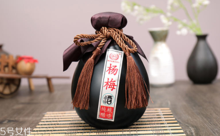 楊梅酒什么味道 清雅的果香 楊梅酒什么味道 清雅的果香