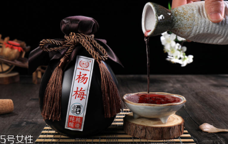 楊梅酒什么味道 清雅的果香 楊梅酒什么味道 清雅的果香