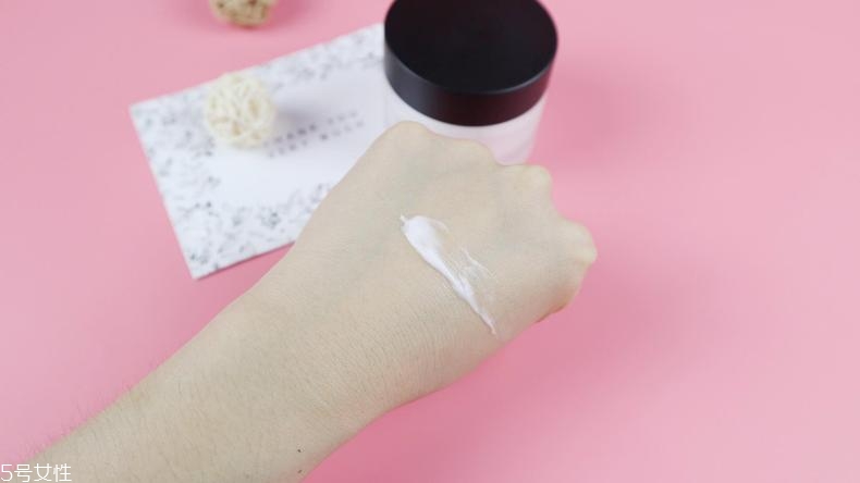 珂潤面霜和hfp面霜哪個(gè)好 2款同價(jià)面霜大pk 珂潤面霜和hfp面霜哪個(gè)好 2款同價(jià)面霜大pk