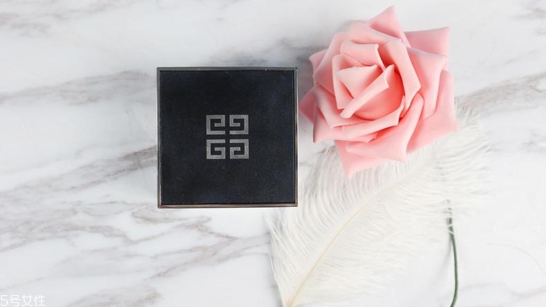 悅詩風(fēng)吟散粉和紀(jì)梵希散粉哪個(gè)好 平價(jià)散粉pk貴婦散粉 悅詩風(fēng)吟散粉和紀(jì)梵希散粉哪個(gè)好 平價(jià)散粉pk貴婦散粉