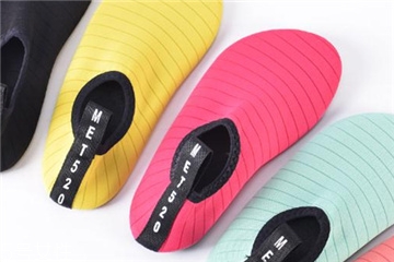 沙灘鞋可以下水嗎 沒有任何影響 沙灘鞋可以下水嗎 沒有任何影響