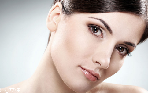 油性皮膚一天洗幾次臉最好 油性皮膚不宜多洗臉 油性皮膚一天洗幾次臉最好 油性皮膚不宜多洗臉