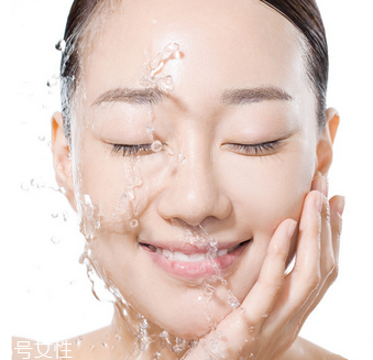 礦泉水敷臉可以補水嗎能天天敷嗎 對皮膚益處很大 礦泉水敷臉可以補水嗎能天天敷嗎 對皮膚益處很大