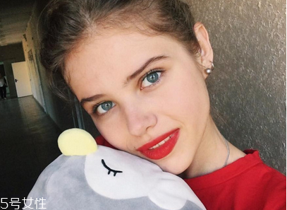 毛孔收縮需要用什么護膚品 毛孔收縮需要用什么護膚品