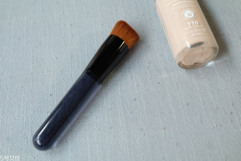資生堂粉底刷好用嗎 讓底妝一次成型 資生堂粉底刷好用嗎 讓底妝一次成型