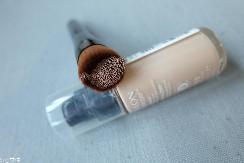 資生堂粉底刷好用嗎 讓底妝一次成型 資生堂粉底刷好用嗎 讓底妝一次成型