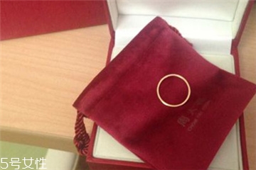 玫瑰金戒指會掉色嗎 佩戴習慣要當心 玫瑰金戒指會掉色嗎 佩戴習慣要當心