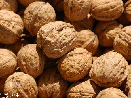 核桃油會(huì)上火嗎 植物油不上火 核桃油會(huì)上火嗎 植物油不上火